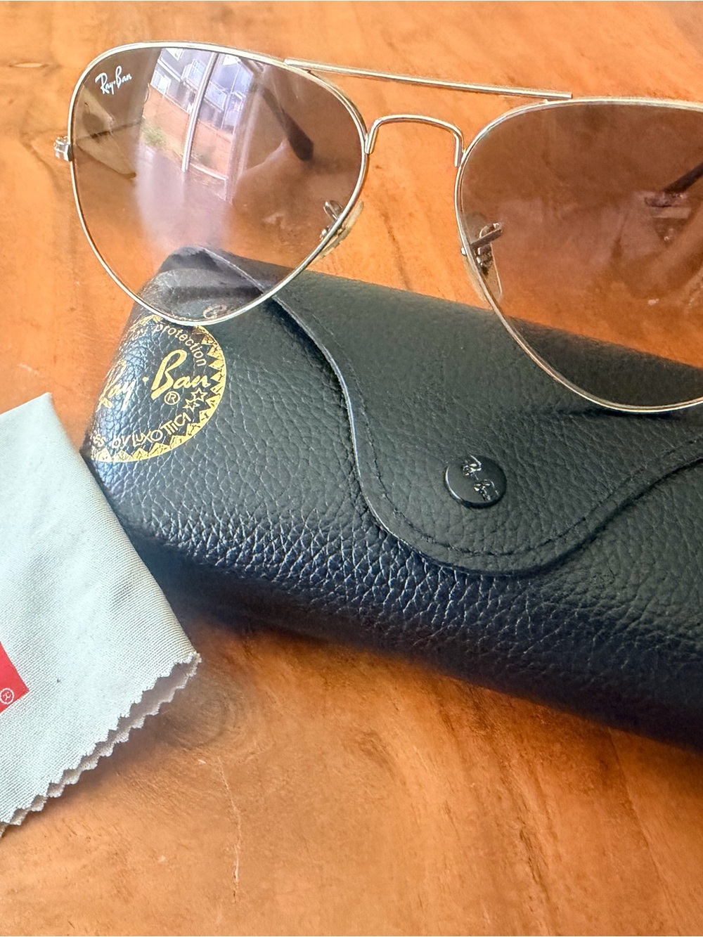 Ray-Ban Gold Frame Sunglasses with Brown Lenses (classic)